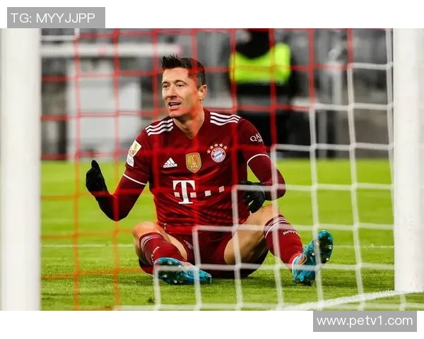 莱万达到20球,拜仁豪取胜利:冠军之路再添辉煌